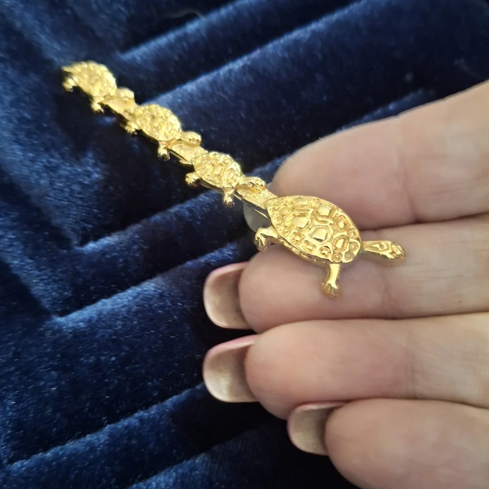 Franklin Mint Turtle Family Gold Brooch Pin Vintage FM82